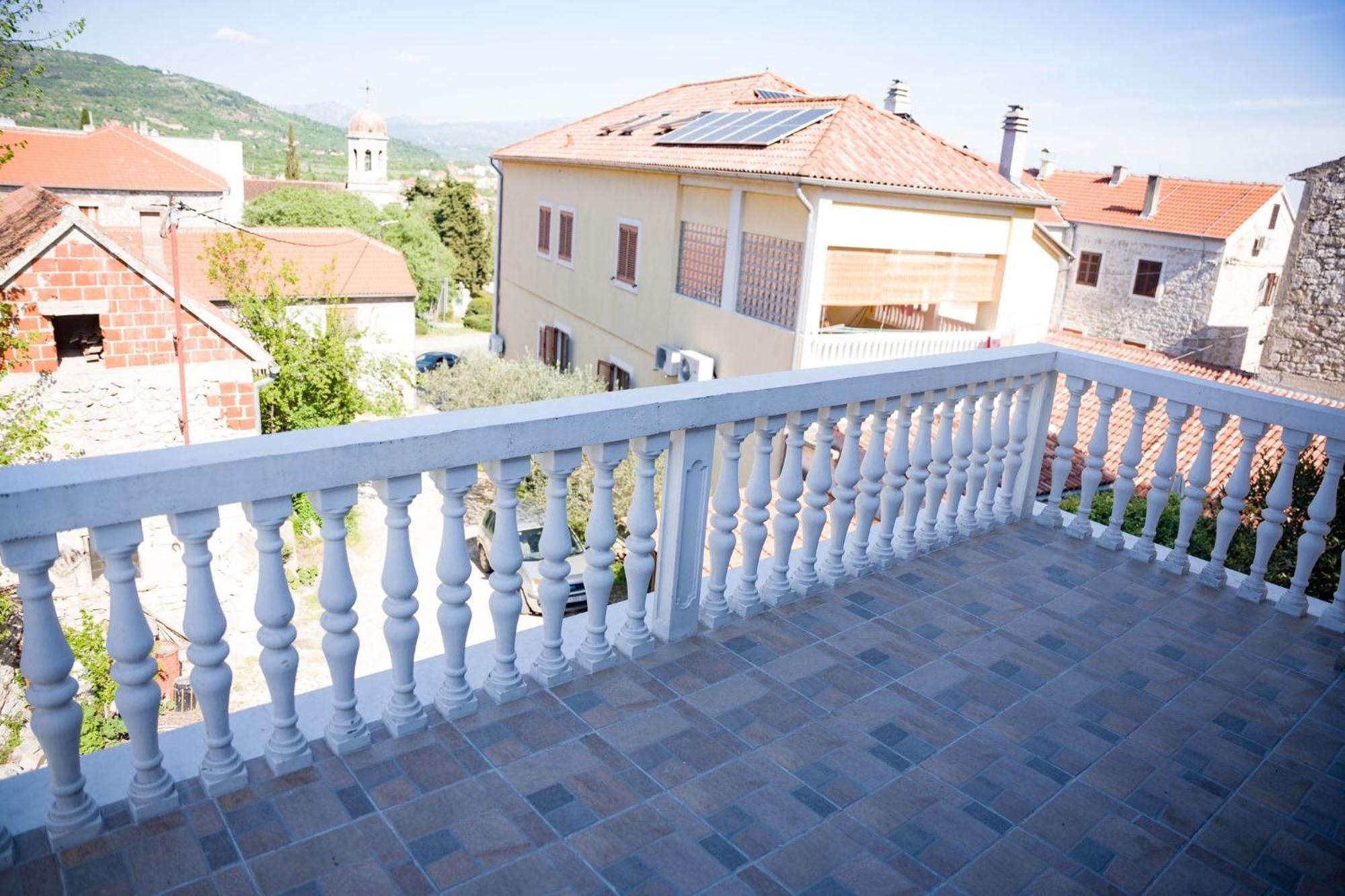Vito Apartma Drnis